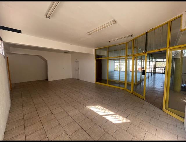 60M² RETAIL TO LET IN STARWOOD